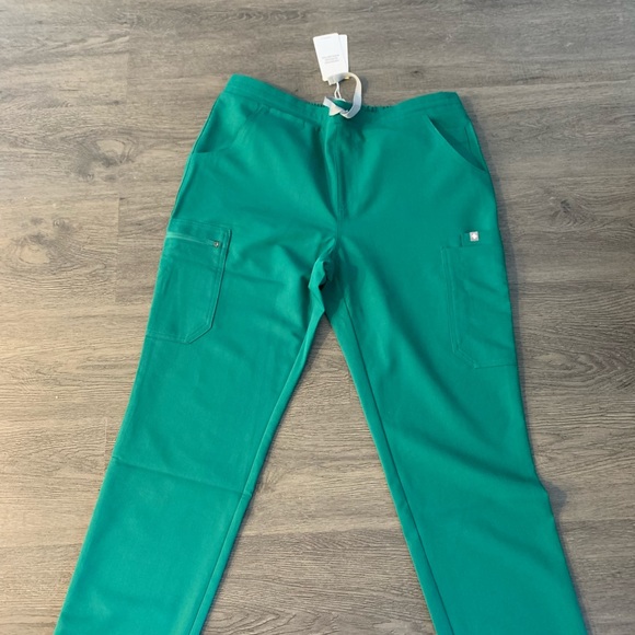 Yola skinny scrub pants x2 NWT. - Picture 2 of 3
